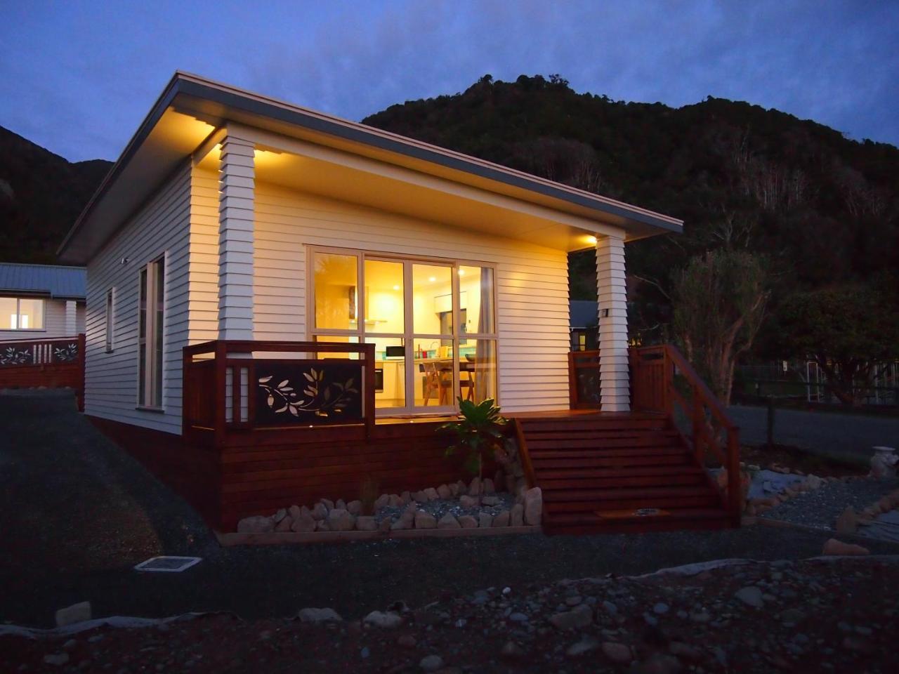 Croesus Cottages Barrytown Exterior photo