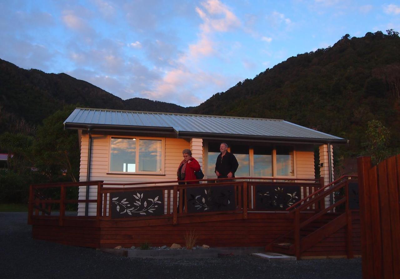 Croesus Cottages Barrytown Exterior photo